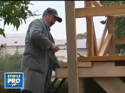 Fie ploaie, fie vant, pelerinii nu renunta la sarbatoarea Sf. Parascheva