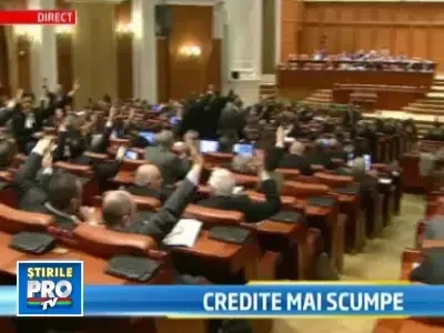 Clientii nemultumiti ai bancilor au depus plangeri la sediile partidelor