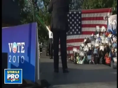 Barack Obama, cat pe ce sa fie lovit in cap cu o carte!