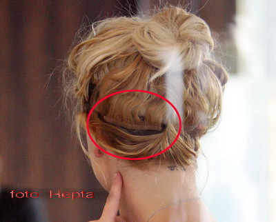 Sa o tunda cineva! Britney Spears isi arata iar extensiile proaste