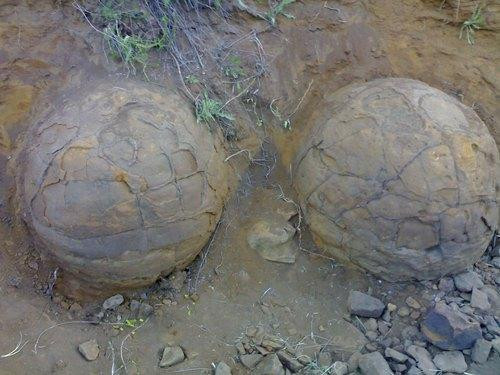 Sfere misterioase gasite in stepa Volgograd