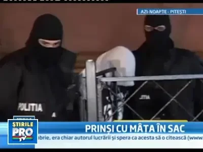 Hoti fara noroc! Au vrut sa sparga o casa, dar vecinii au sunat la politie!