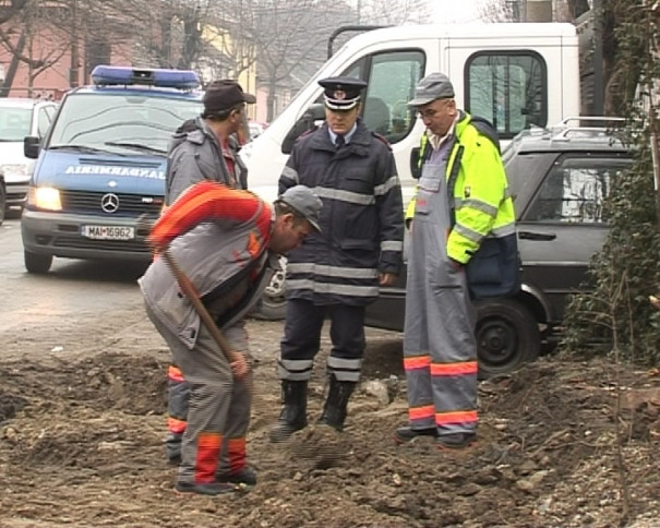 Scurgeri mari de gaz la Sibiu. O masina a intrat intr-o conducta