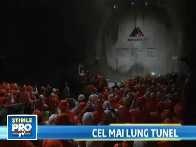 Cel mai lung tunel feroviar din lume trece pe sub Alpi. Are 57 de kilometri