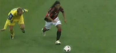 Espaldinha lui Ronaldinho, printre fazele care au revolutionat fotbalul!