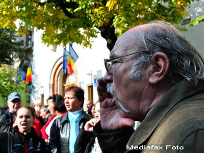Profesorii au predat din nou lectia protestelor la Ministerul Educatiei