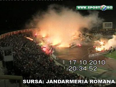 VIDEO Imagini TERIFIANTE! Vezi RAZBOIUL galeriilor de la Dinamo - Steaua!