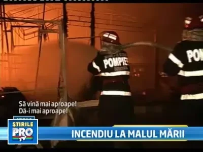 O terasa luxoasa din Mamaia a ars din temelii. Pagube de 300.000 de euro
