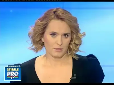 Protest furibund la Iasi! 500 de bugetari au fortat intrarea in prefectura