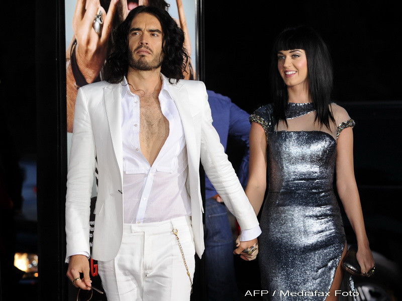 Katy Perry si Russell Brand s-au casatorit! Au fost inconjurati de elefanti
