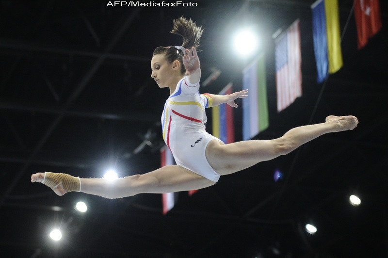 CM: Aur pentru Ana Porgras la barna si argint pentru Diana Chelaru la sol