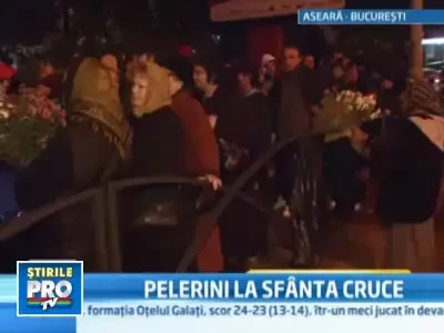 Un fragment din Sfanta Cruce a scos mii de pelerini in strada la Bucuresti