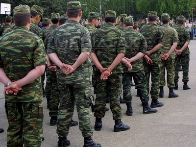 Militarii pensionari declara razboi sefilor de la Aparare, Interne si SRI