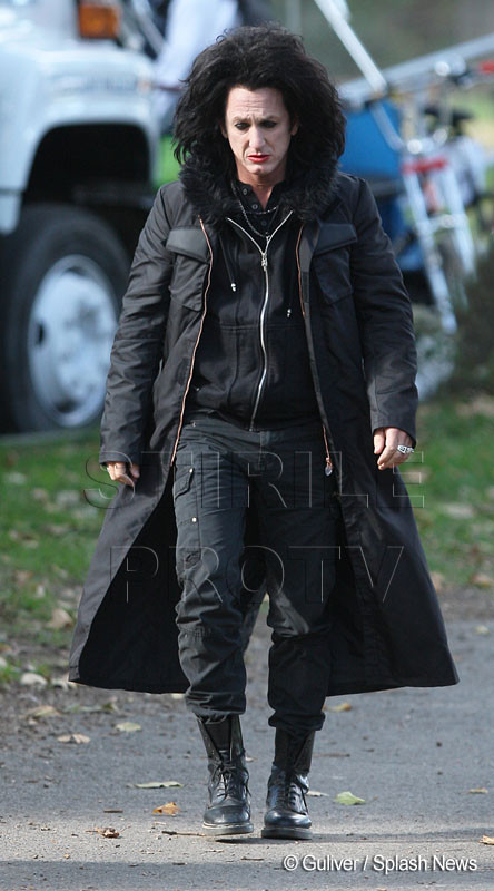 Ghicesti cine e domnul din imagine?