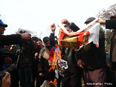 De Ziua Armatei, peste 1000 de cadre militare au strigat langa Cotroceni