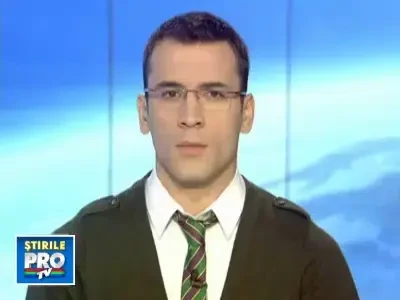 Minune! A scapat teafar dupa ce acoperisul la care lucra a cazut peste el