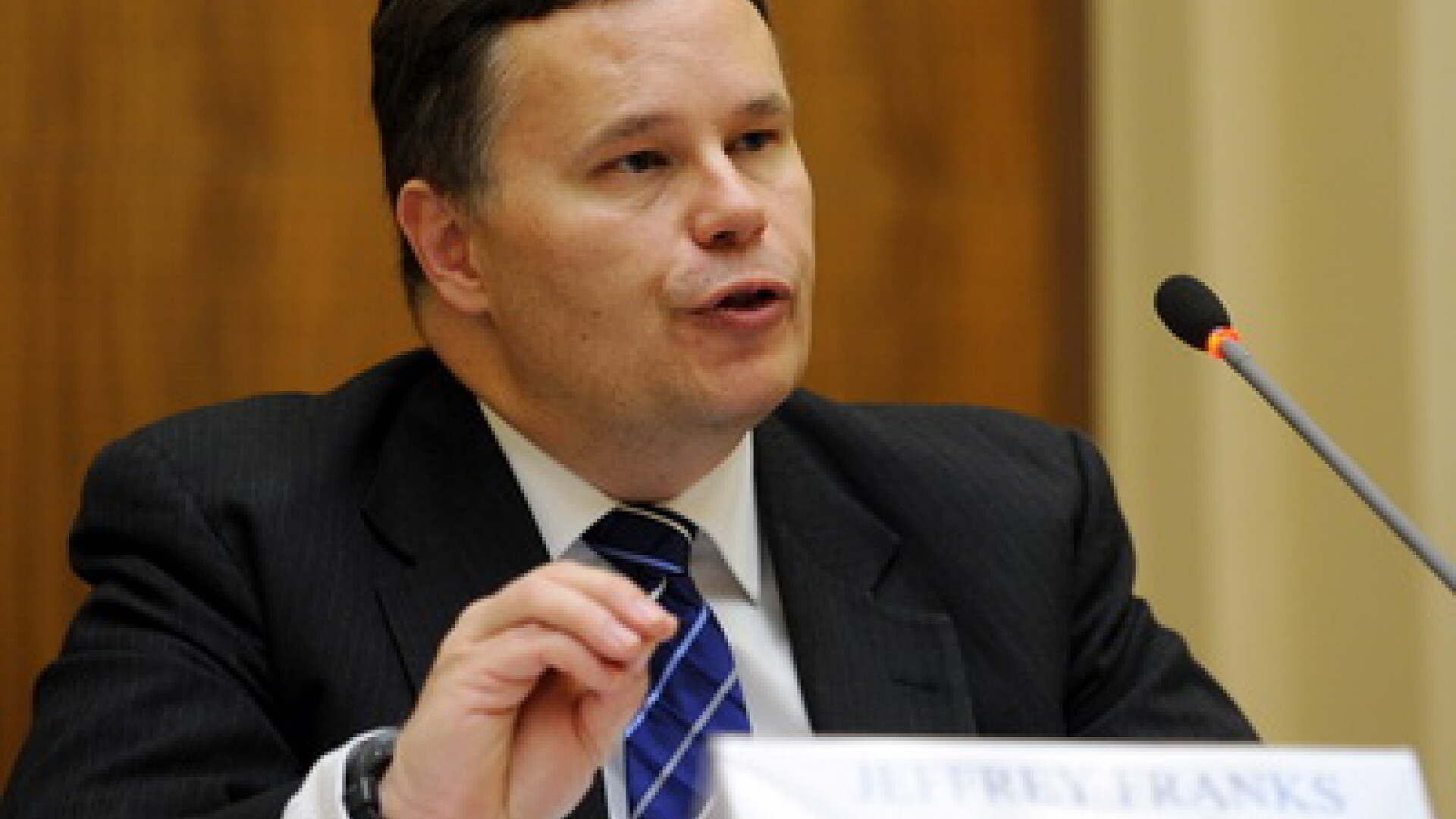 Cele doua variante ale bugetului pe anul 2012. Una calda, una rece