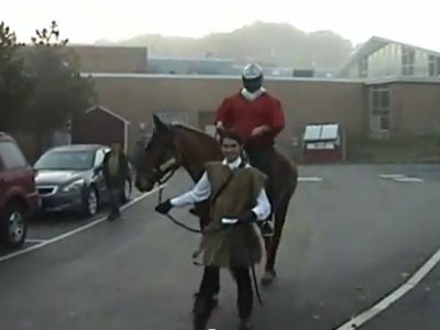 Suspendat de la facultate pentru ca s-a dus calare! In America, nu la noi!