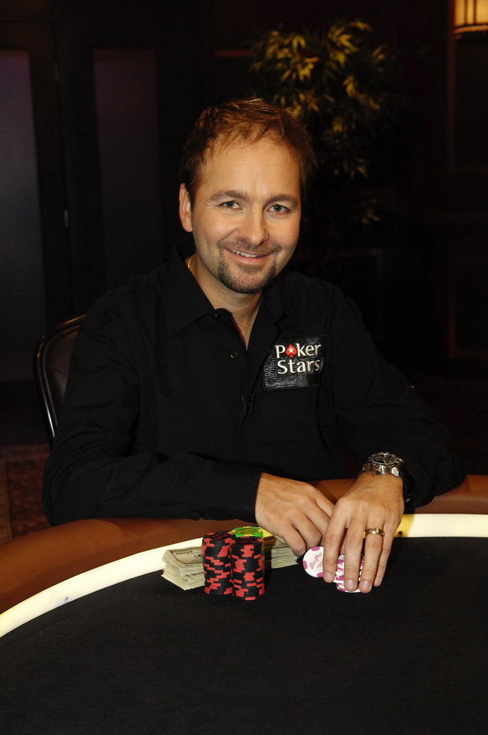 Milionar in dolari! Un roman, in topul celor mai buni jucatori de poker