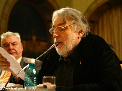 Impresionant! Citeste poezia scrisa de Paunescu pe patul de spital!