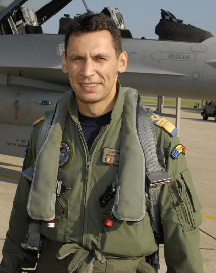 Durere fara margini! Pilotul Laurentiu Chirita, condus pe ultimul drum