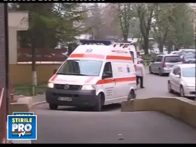 Mama putin spus inconstienta! Fiica ei are 15 ani si doar 13 kilograme