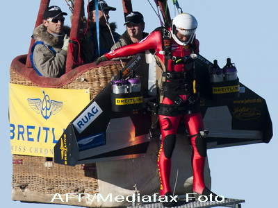 Omul racheta, in acrobatii care-ti taie respiratia VIDEO