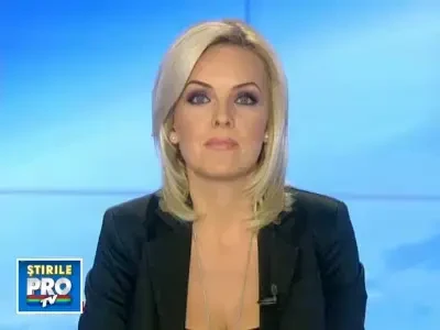 Seful bisericii catolice din Belgia a primit o tarta-n fata la slujba!