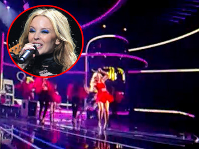 Kylie Minogue, la un pas sa cada in fund pe scena! Video