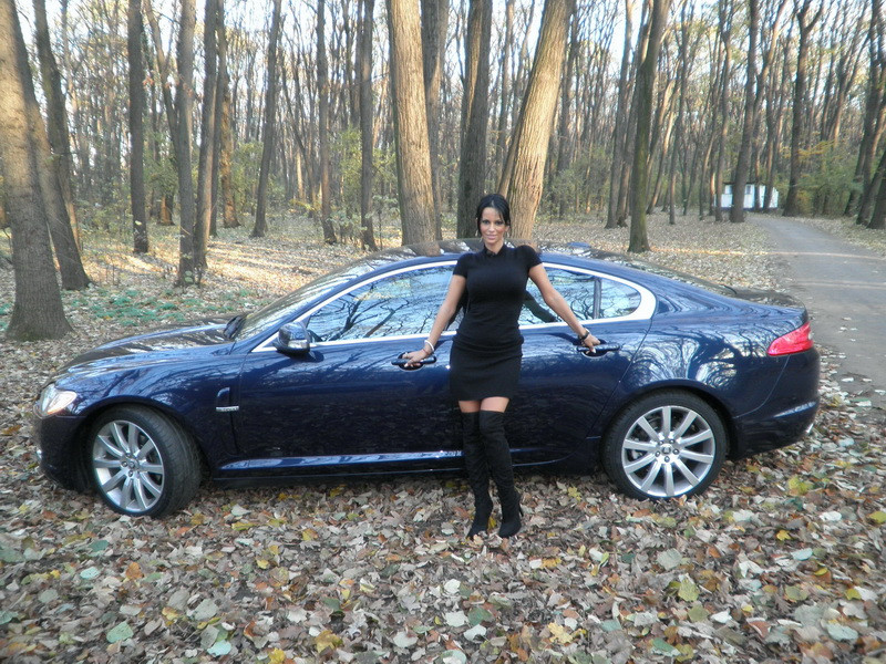 Roxana Ciuhulescu are bustul mai mare decat Adina Barbu