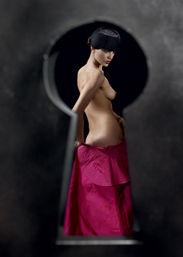 Antonio Banderas a pozat femei dezbracate. Le-a surprins pe gaura cheii