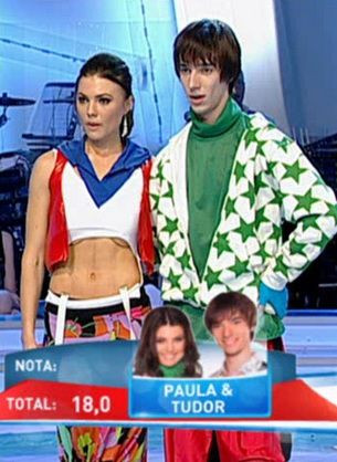 Paulei Seling i s-a vazut sutienul de culoarea pielii, dupa street dance!