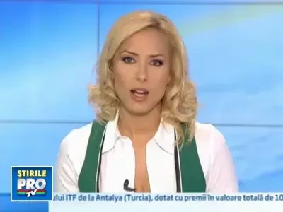 Le-a picat din cer! O tona de porumb, imprastiata pe sosea