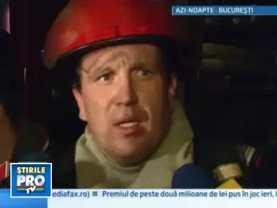 Incendiu puternic intr-un centru comercial din Capitala