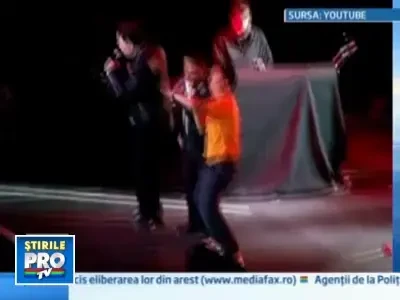 In drum spre celebritate! Unul dintre minerii chilieni s-a apucat de cantat