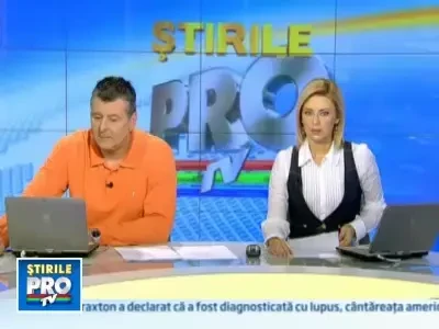 Un motociclist a ajuns la spital, dupa ce a fost lovit de usa unei masini