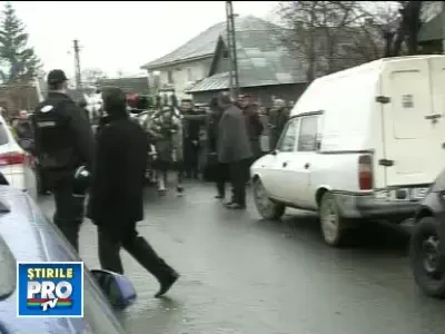 Trasura care a dus sicriul lui Mararu, trasa de patru oameni! Caii au fugit