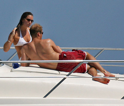 "Ii uram bun venit, cu umilinta, unui viitor rege!" Ducesa de Cambridge a nascut un baietel