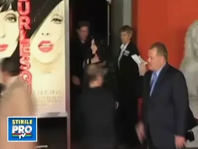 Cher s-a asezat in genunchi! Paparazzii au avut ce sa pozeze