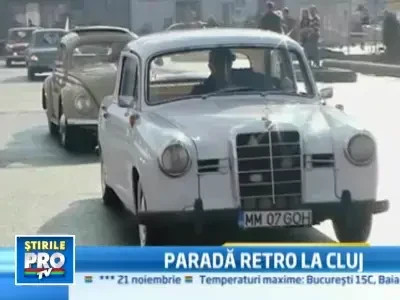 Masinile retro au defilat pe strazi la festivalul