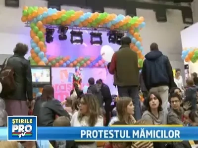 Protest in Capitala: mamele si-au cerut dreptul sa alapteze in public