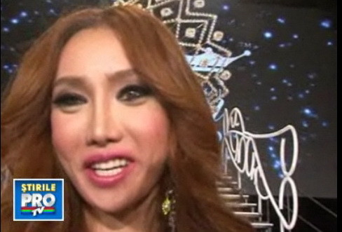 Miss travesty! N-ai zice ca sunt barbati! Video