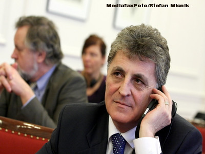 Opozitia intoarce Legea educatiei la Guvern, cu tot cu asumarea raspunderii