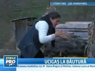 Si-a chemat prietenii la un pahar si a sarit la ei cu toporul. Unul a murit