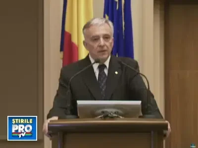 Isarescu ii da replica sefului FMI: Romania nu are probleme cu platile