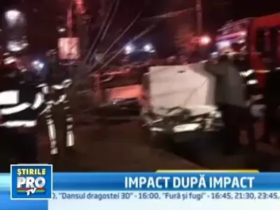 A intrat cu masina intr-un pom, a lovit alte doua si s-a oprit intr-un bloc