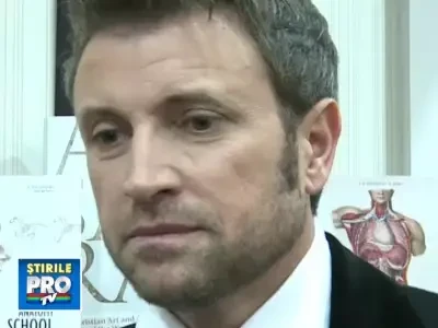 EXCLUSIV! Botezatu, singur si trist la lansarea cartii! VIDEO