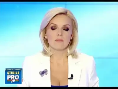 Flacari uriase au mistuit acoperisul unei gari din Istanbul