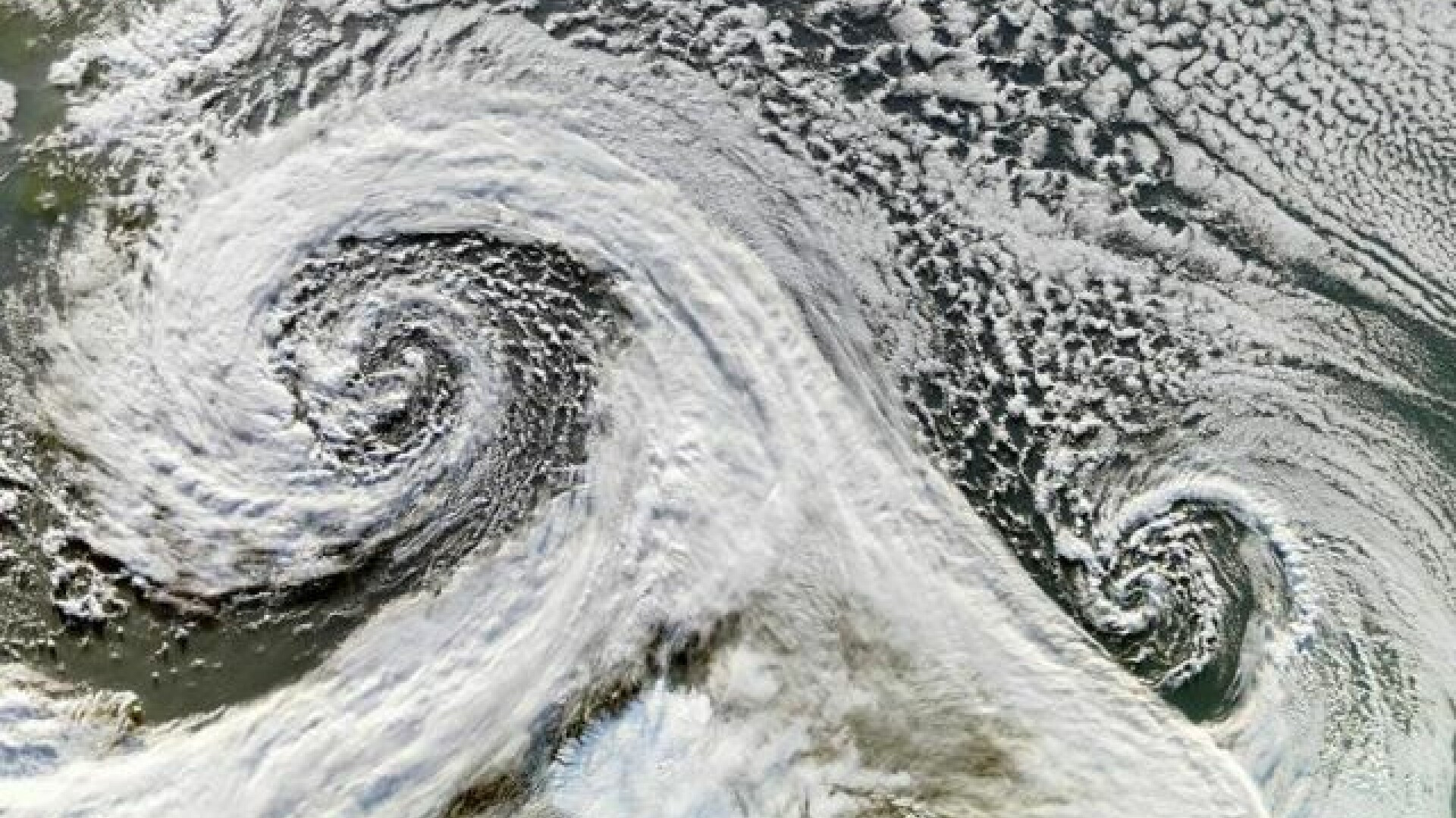 Ciclon dublu - Antarctica (Noiembrie 2006)