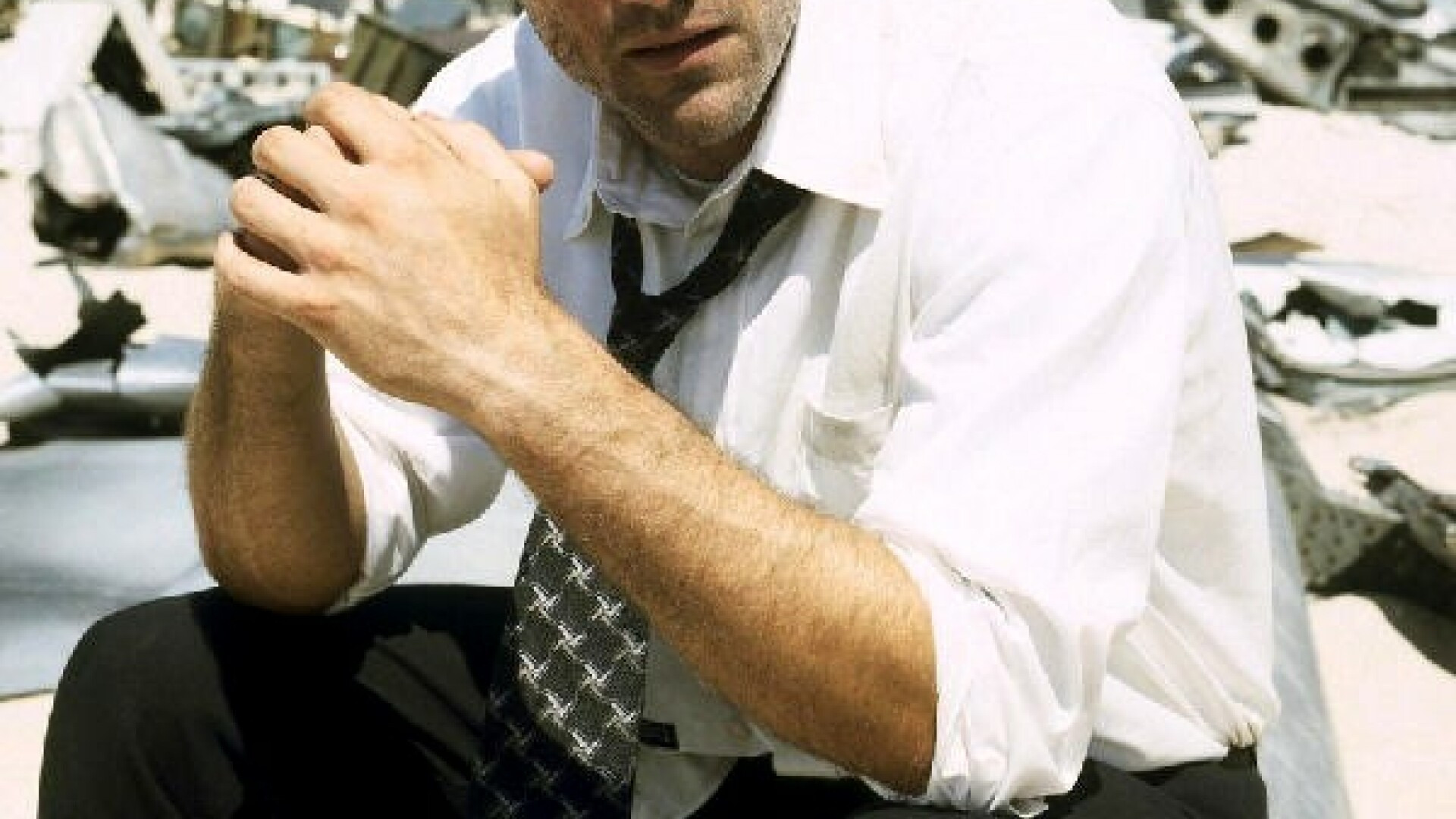 Rusinos. Actorul principal din "Lost", Matthew Fox, a snopit in bataie o femeie